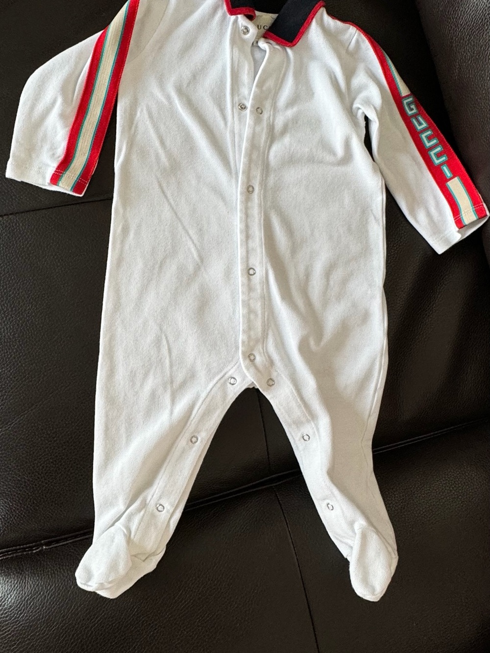 Authentic gucci babygrow 6-9 m